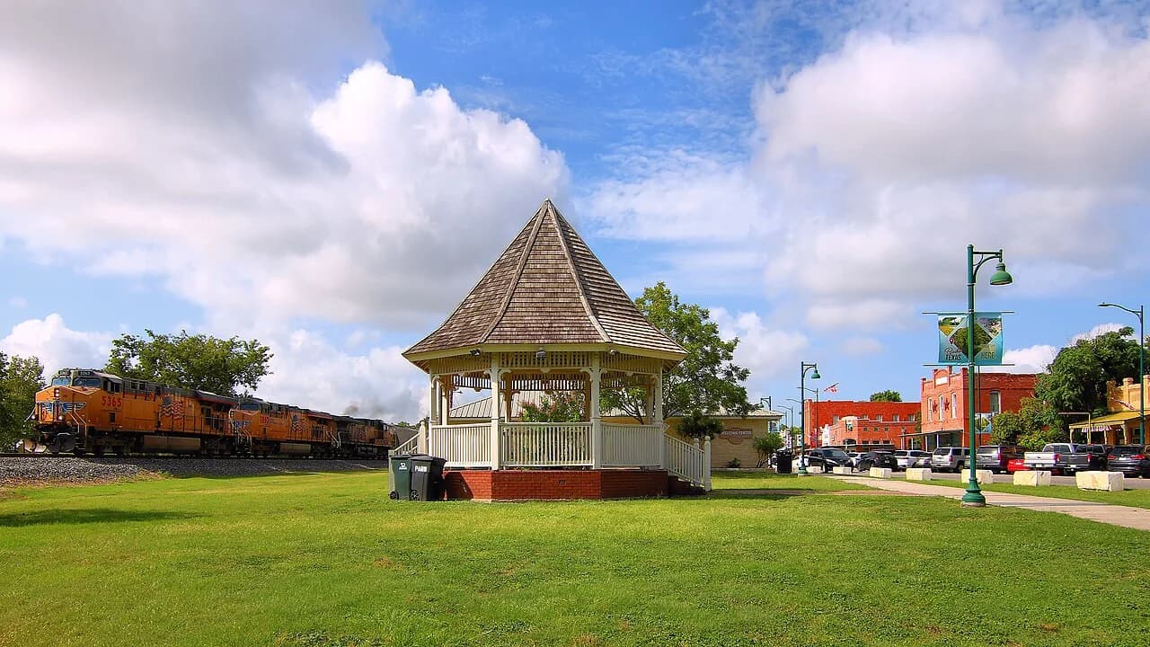 The gazebo in downtown Buda